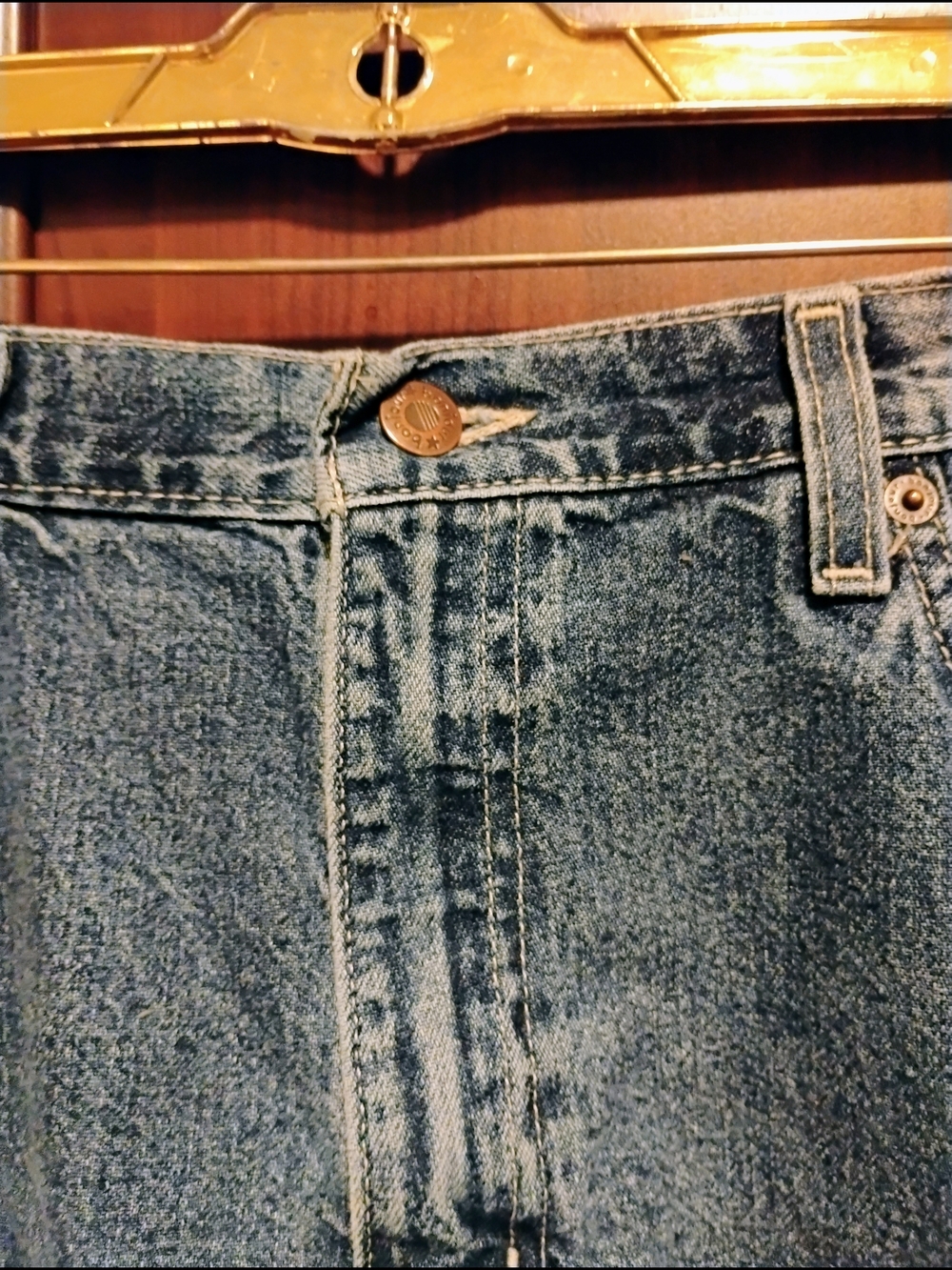 Classic High-Waist Denim Shorts - Light Blue - Picture 3 of 3